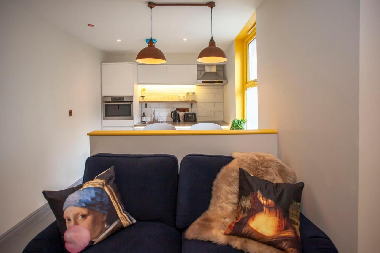 Higgihaus Apartment 4 Clare Street Aparthotel Central Location Бристол Екстериор снимка